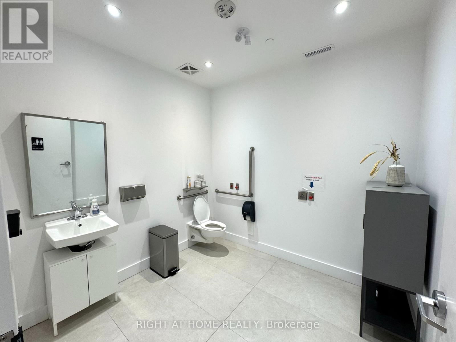 Unit A - 2229 KINGSTON ROAD Image 7