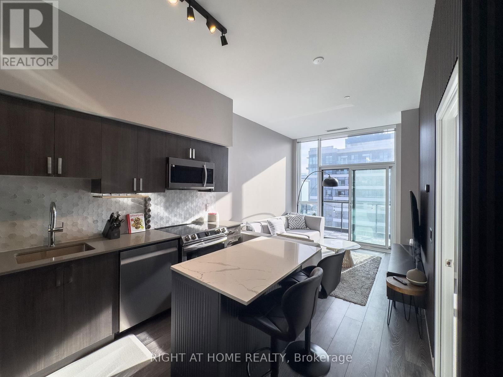 PH2804 - 1455 CELEBRATION DRIVE Image 3