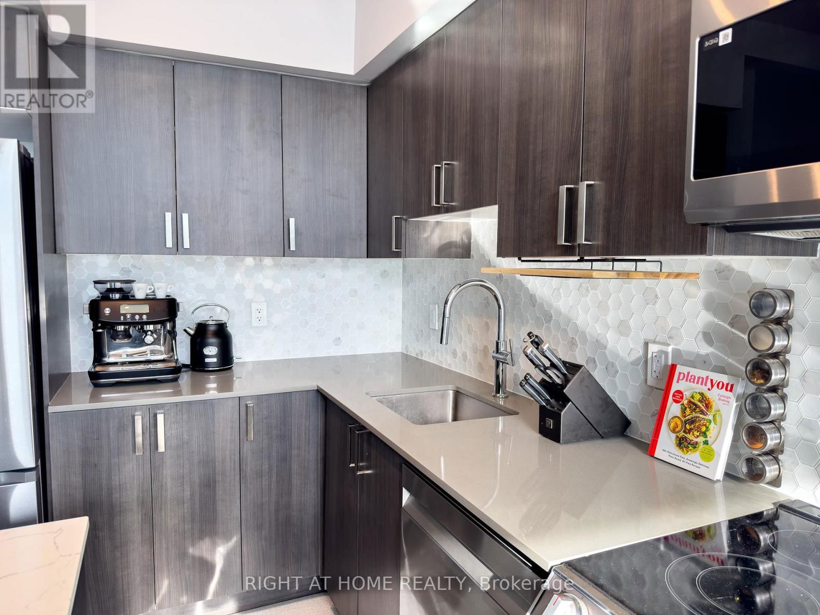 PH2804 - 1455 CELEBRATION DRIVE Image 31