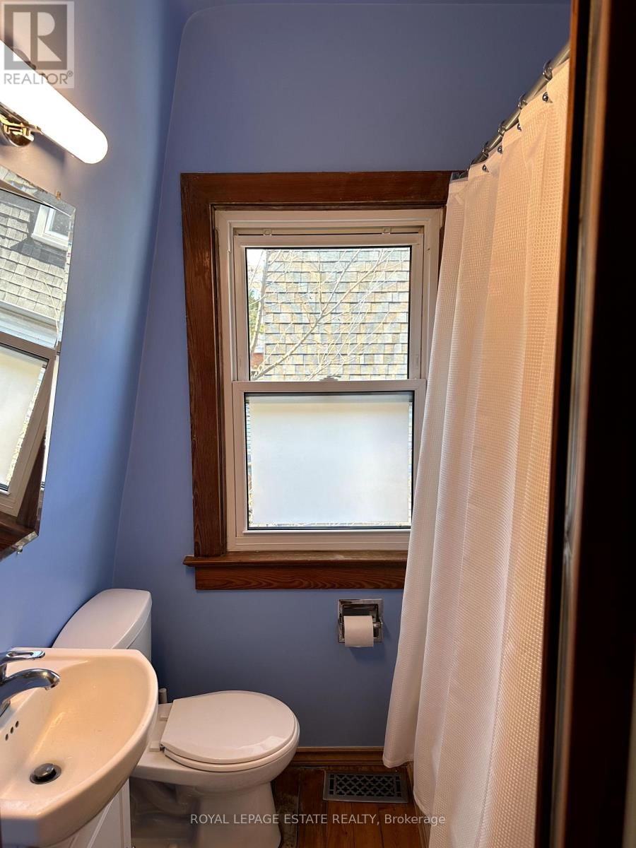 14 CASSELS AVENUE Image 12