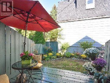 14 CASSELS AVENUE Image 18