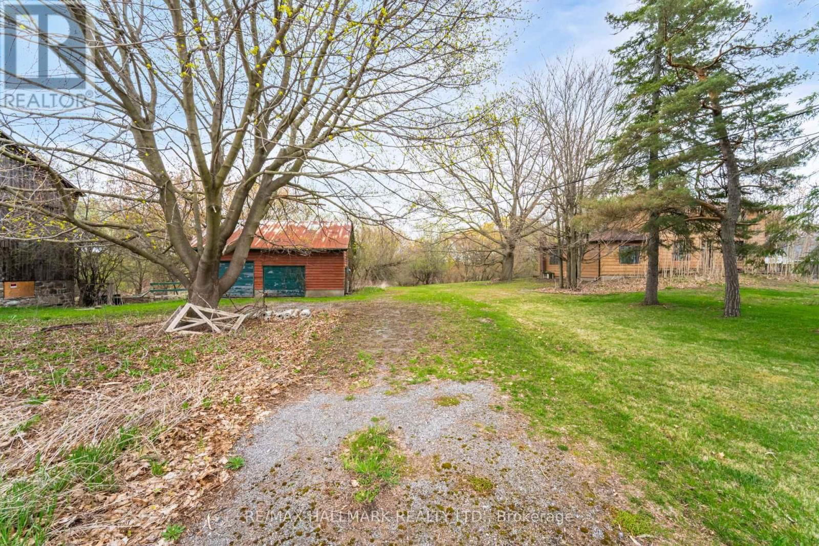 2405 AUDLEY ROAD NORTH Image 14
