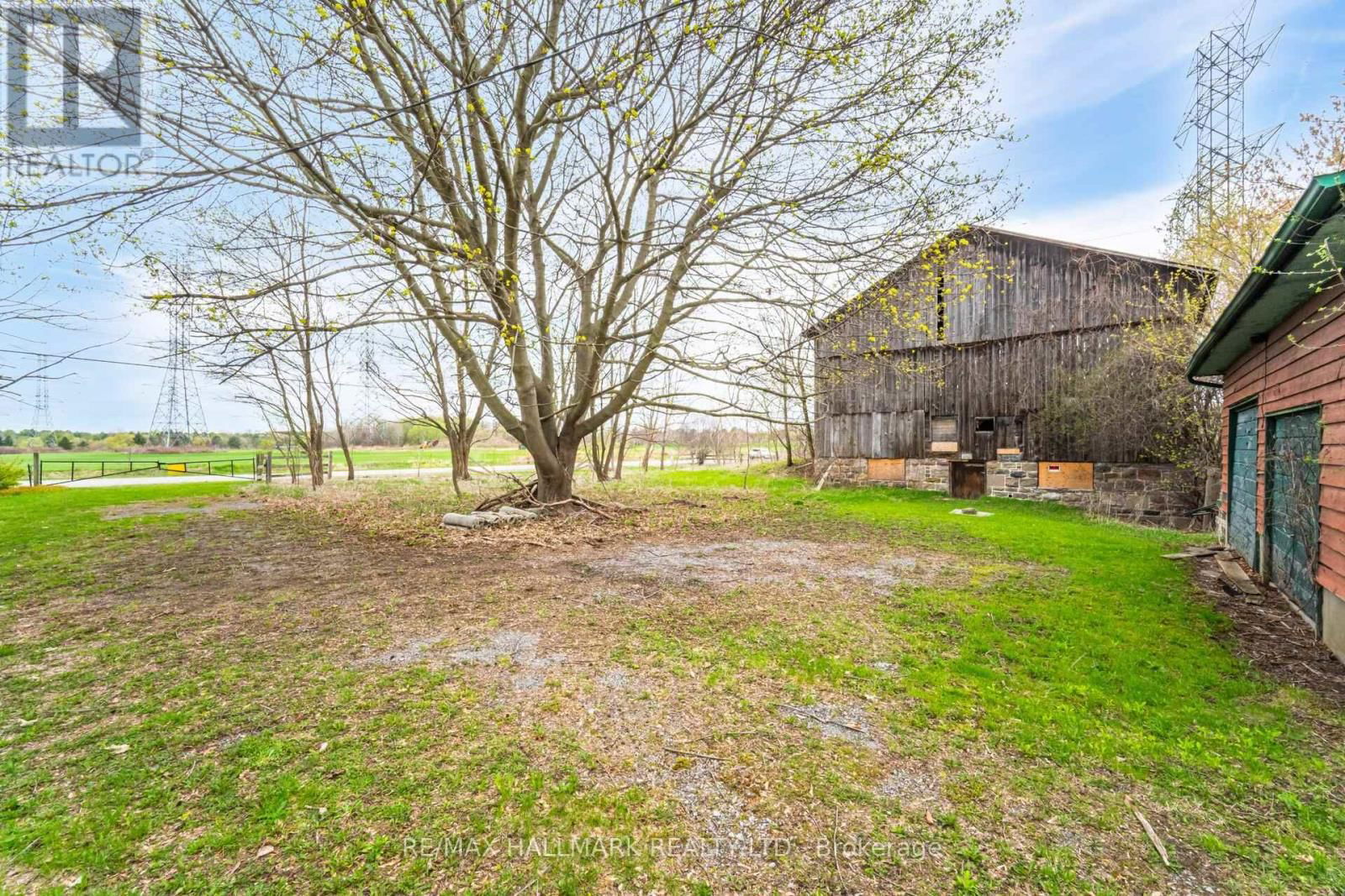 2405 AUDLEY ROAD NORTH Image 18