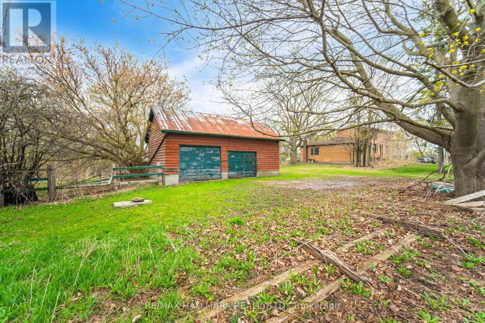 2405 AUDLEY ROAD NORTH Image 20