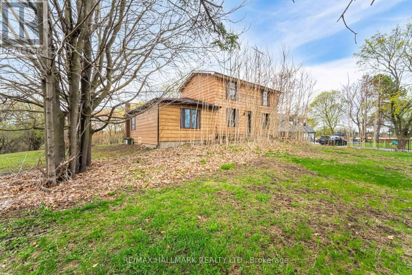 2405 AUDLEY ROAD NORTH Image 24