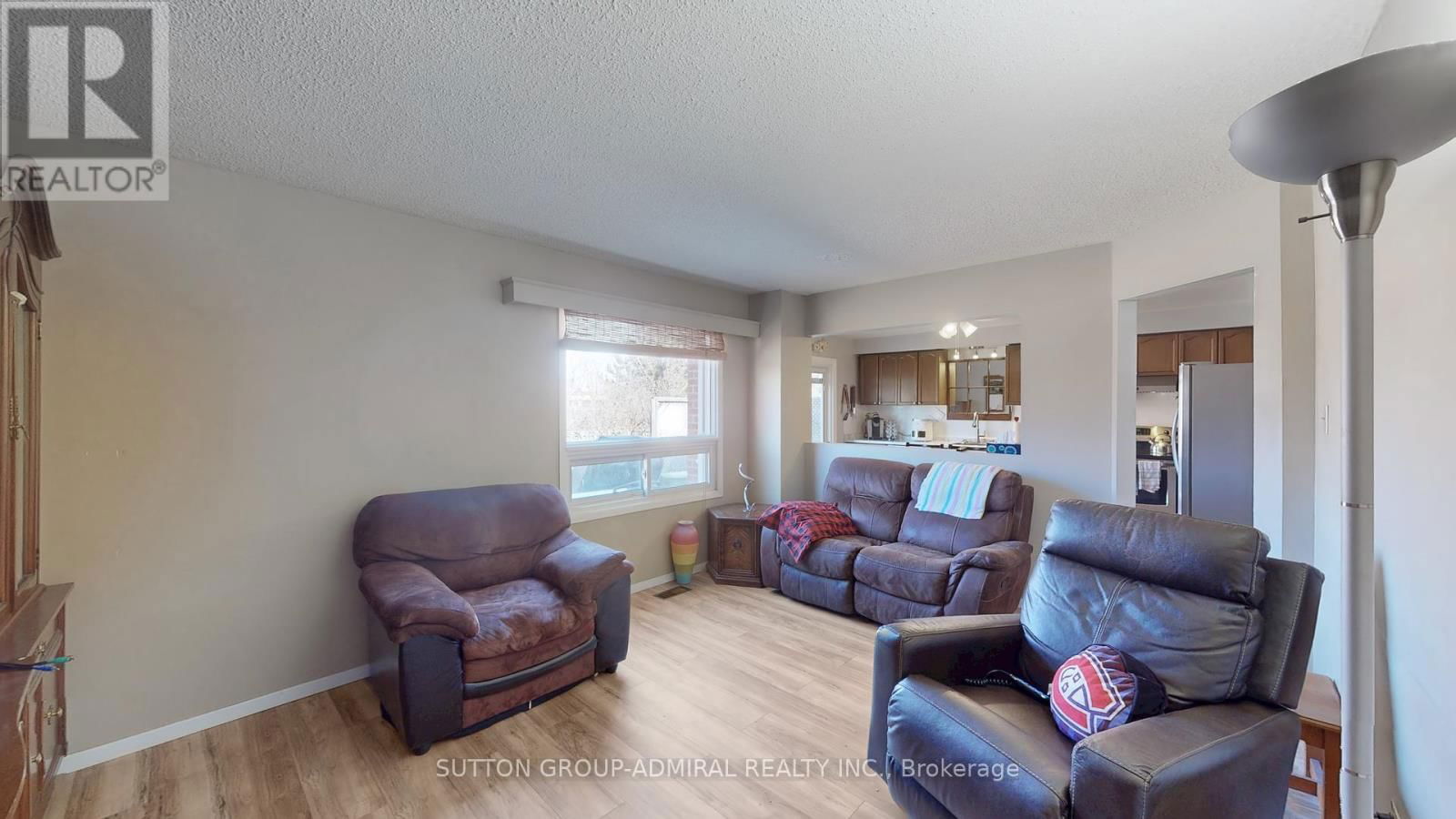 68 PATTERSON CRESCENT Image 12