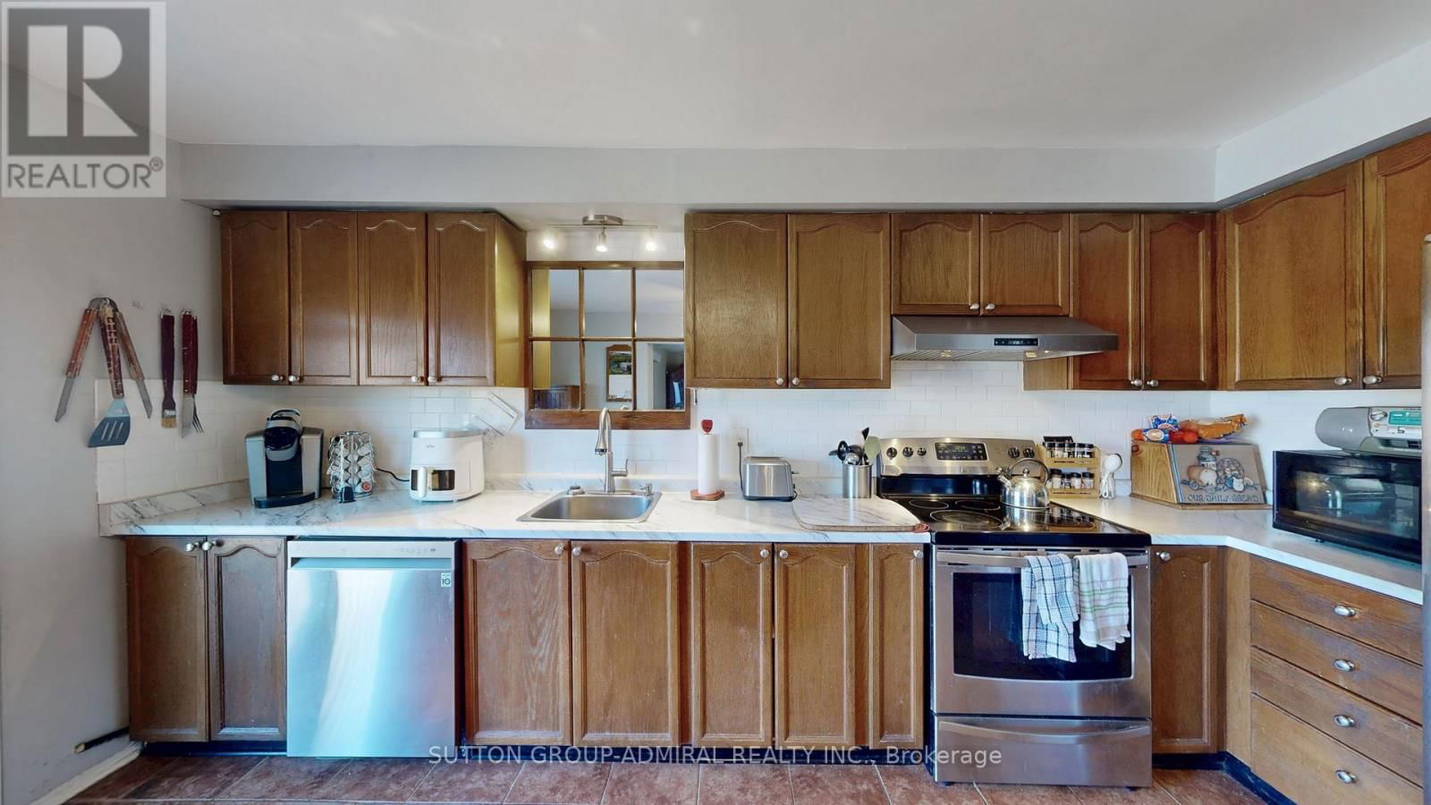 68 PATTERSON CRESCENT Image 16