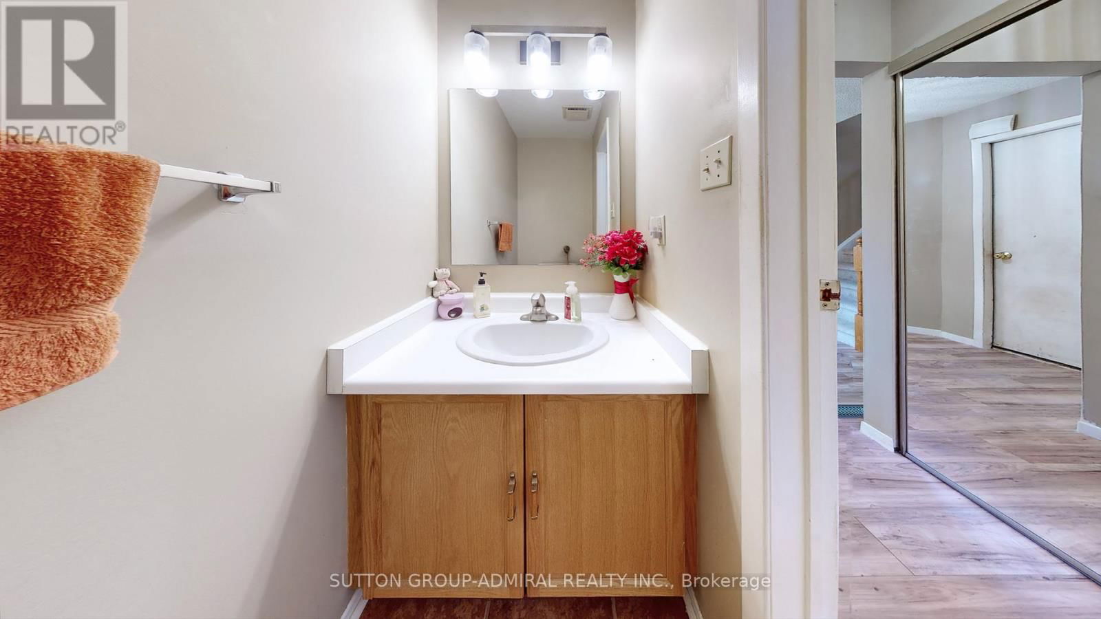 68 PATTERSON CRESCENT Image 18