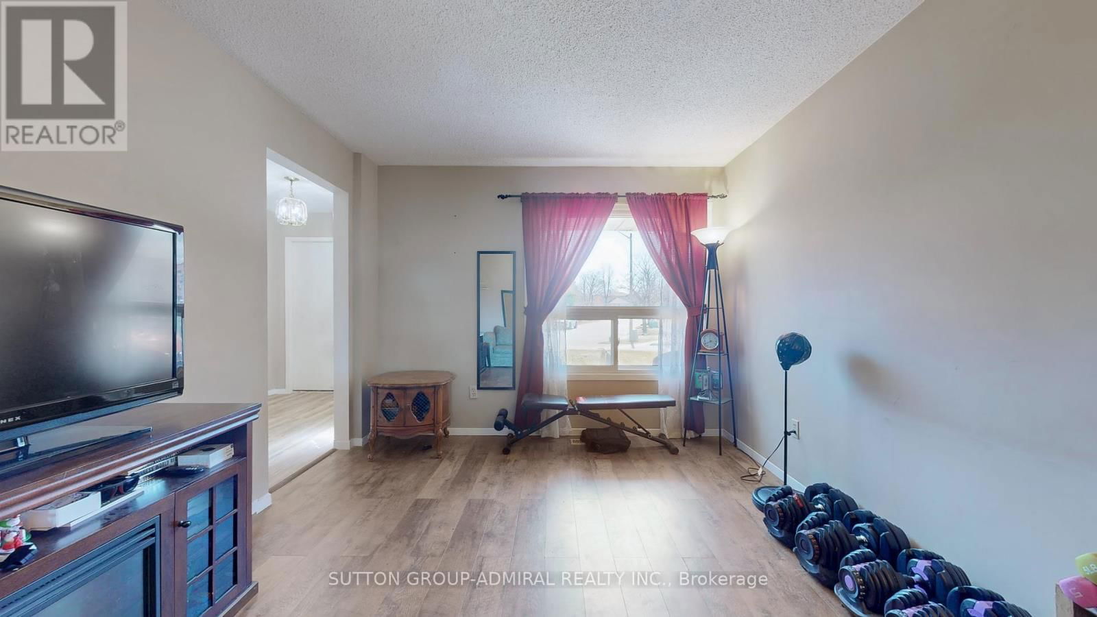 68 PATTERSON CRESCENT Image 7