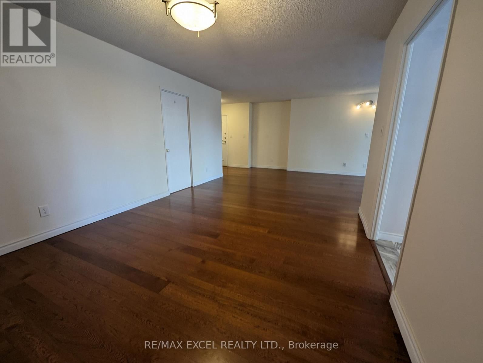 203 - 275 BAMBURGH CIRCLE Image 12