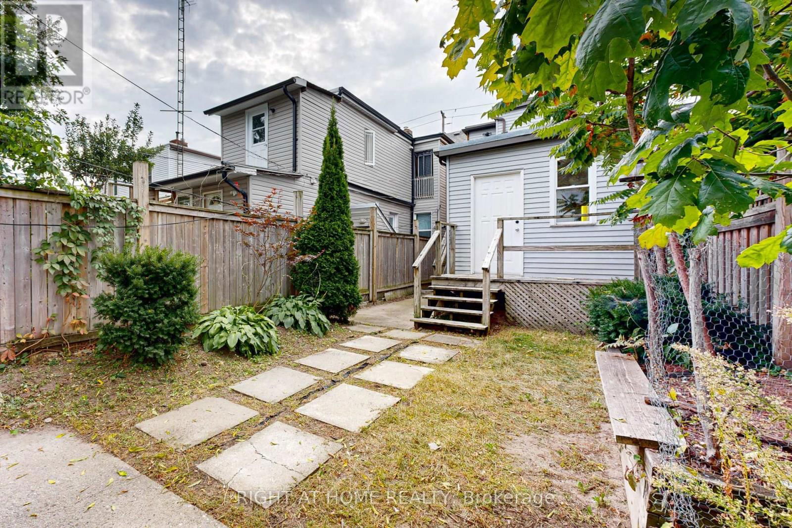 1055 WOODBINE AVENUE Image 8