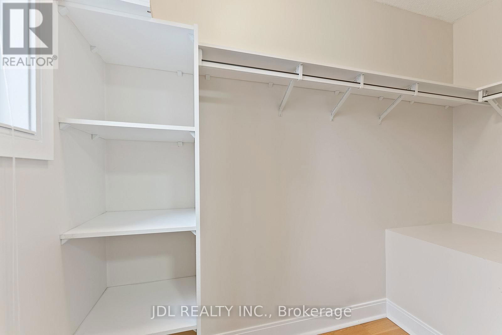 76 - 315 VILLAGE GREEN SQUARE Image 30
