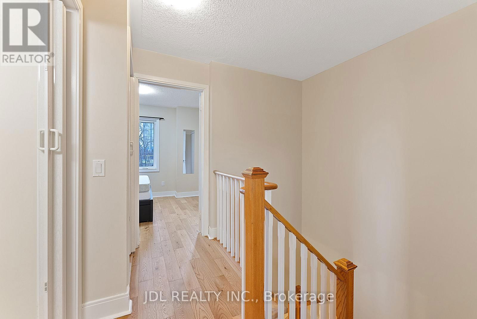 76 - 315 VILLAGE GREEN SQUARE Image 34