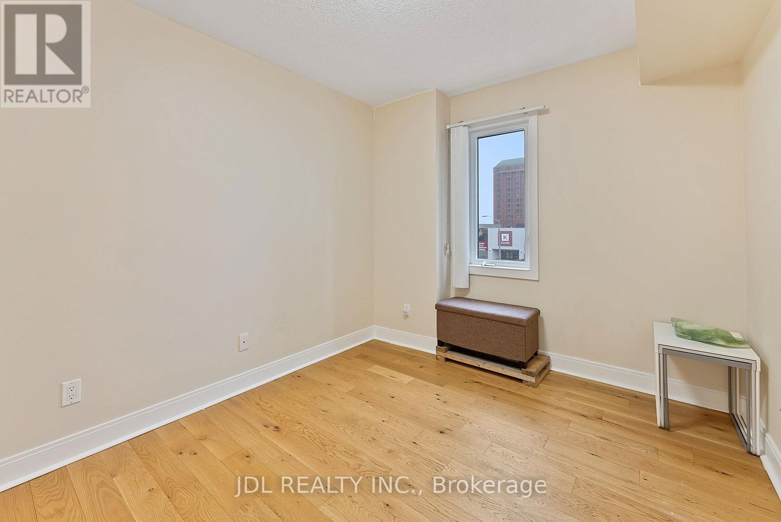 76 - 315 VILLAGE GREEN SQUARE Image 36