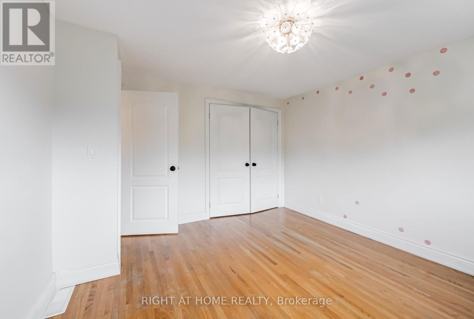 853 FERNHILL BOULEVARD Image 18