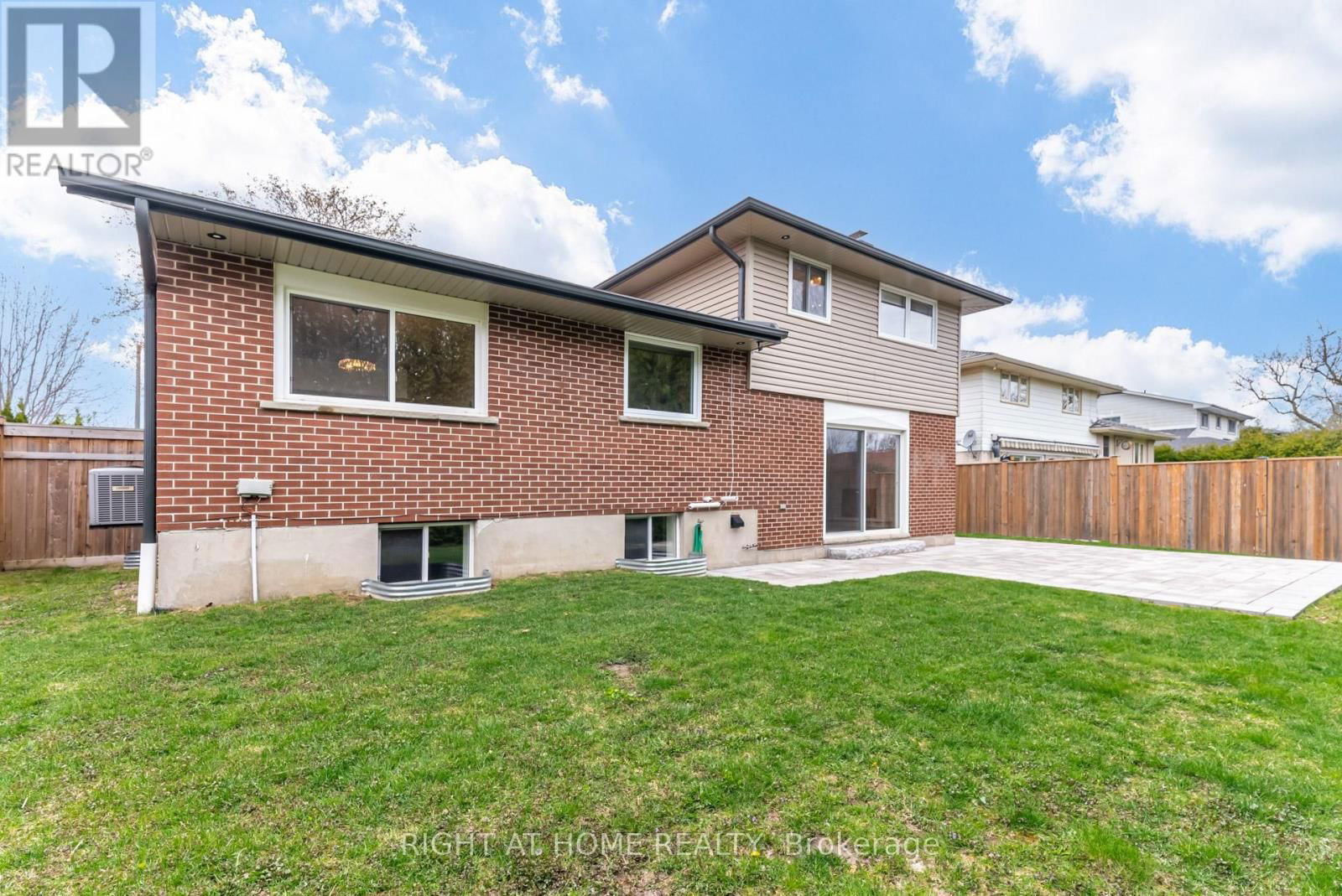 853 FERNHILL BOULEVARD Image 31