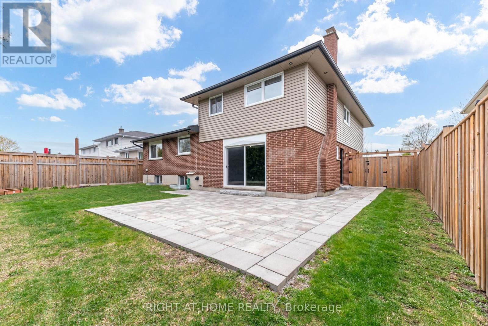 853 FERNHILL BOULEVARD Image 32