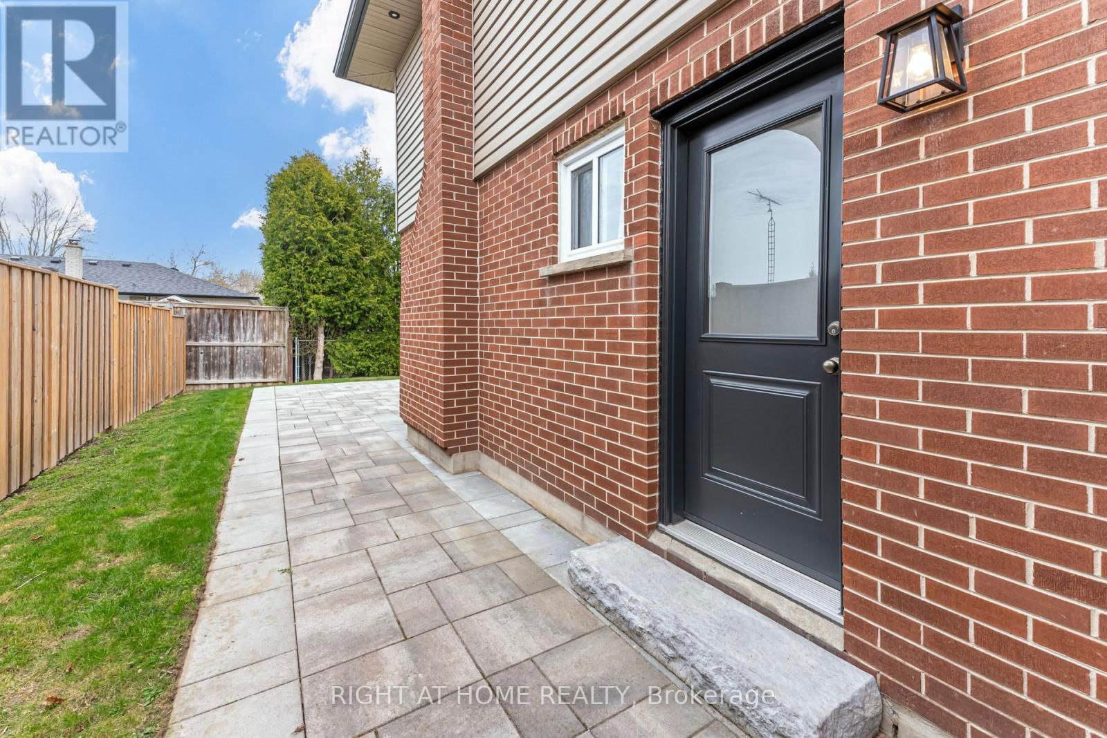 853 FERNHILL BOULEVARD Image 34