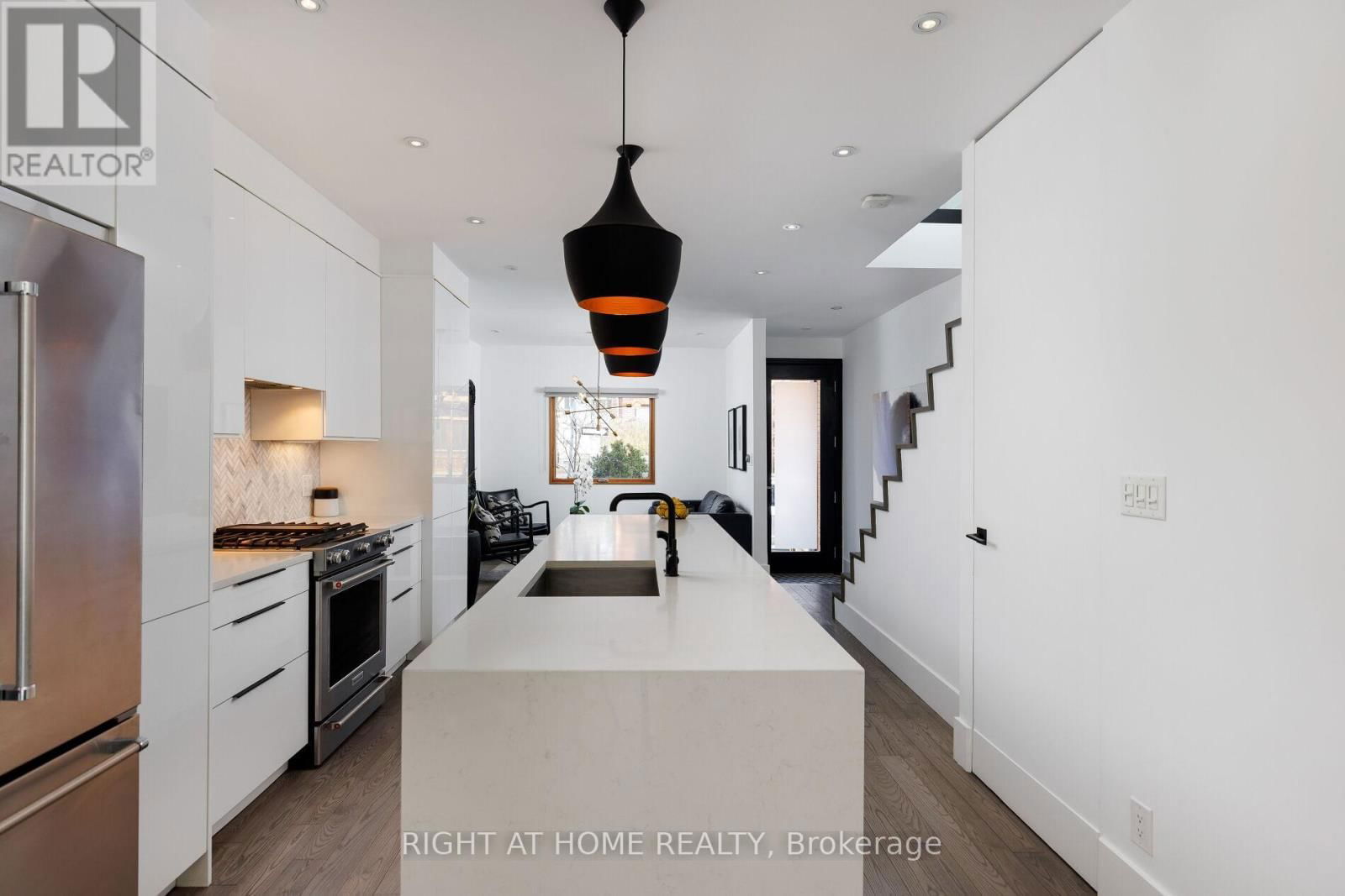 128 HAMILTON STREET Image 31