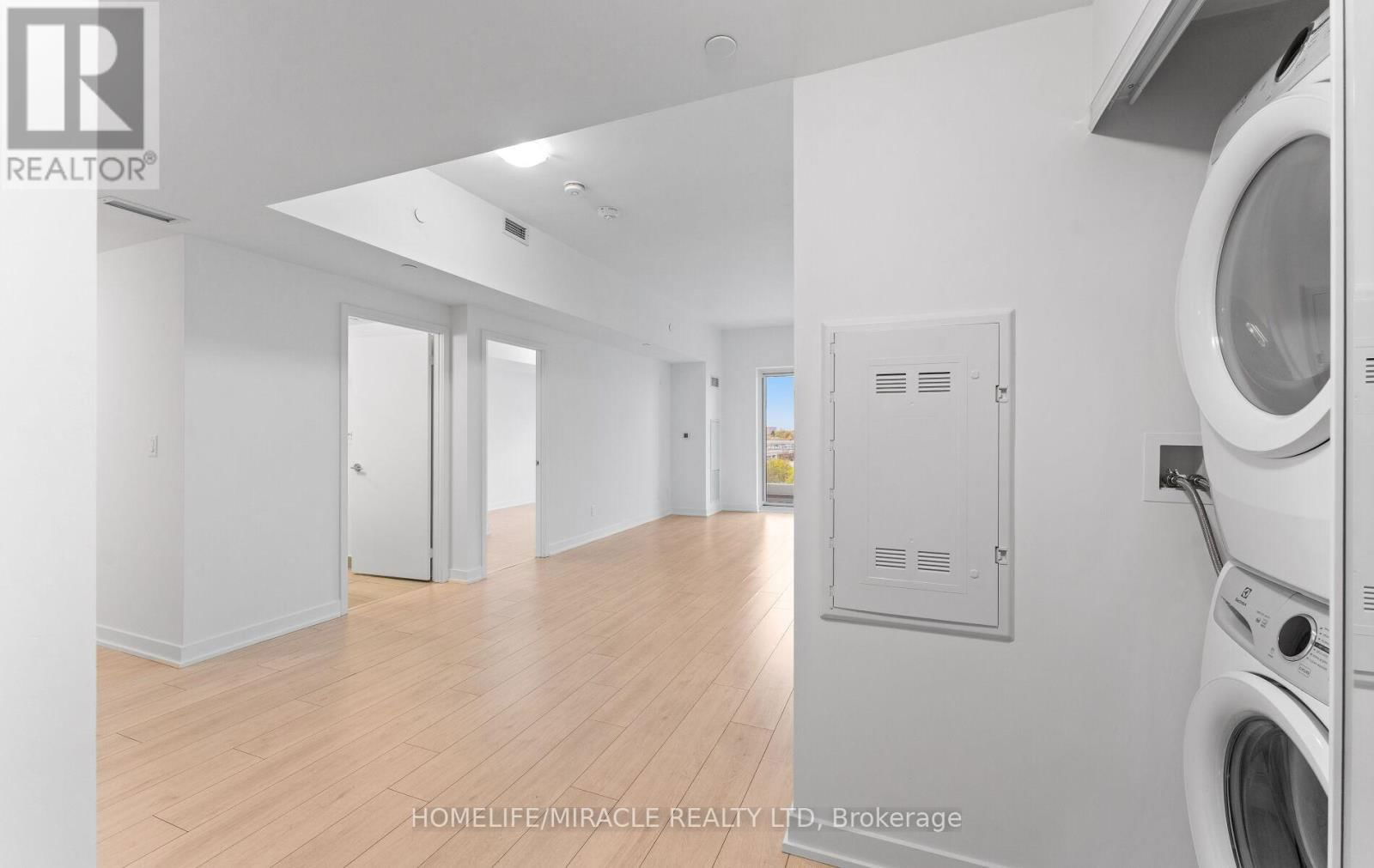 720 - 2033 KENNEDY ROAD Image 13