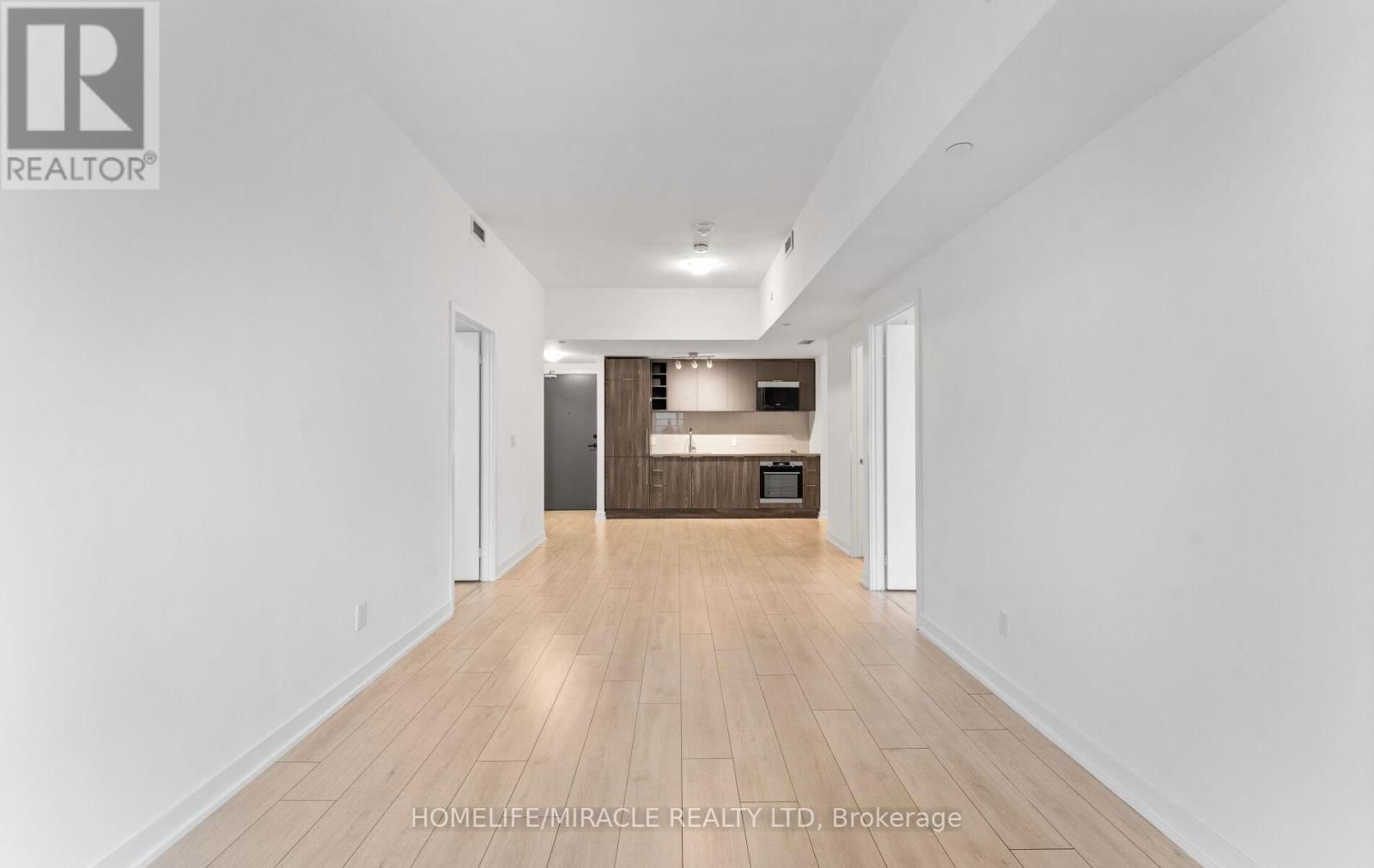 720 - 2033 KENNEDY ROAD Image 18