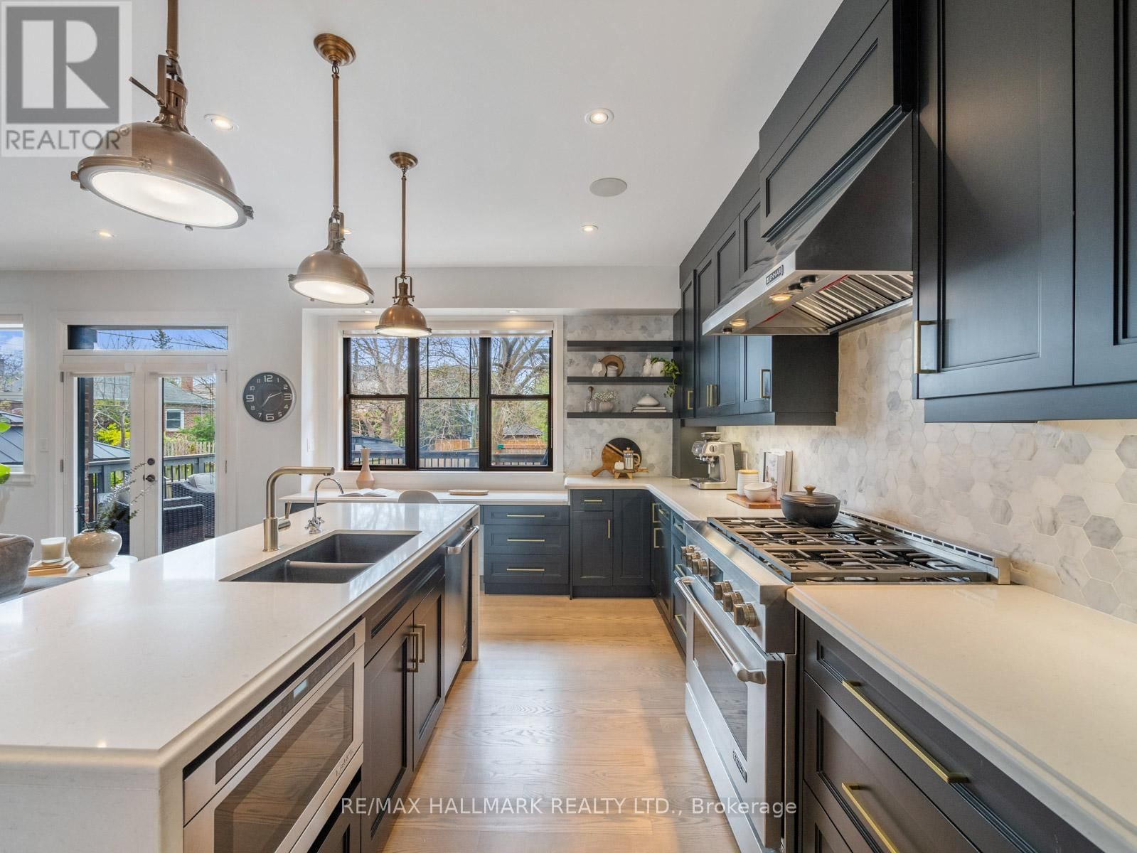25 PARKLAND ROAD Image 18