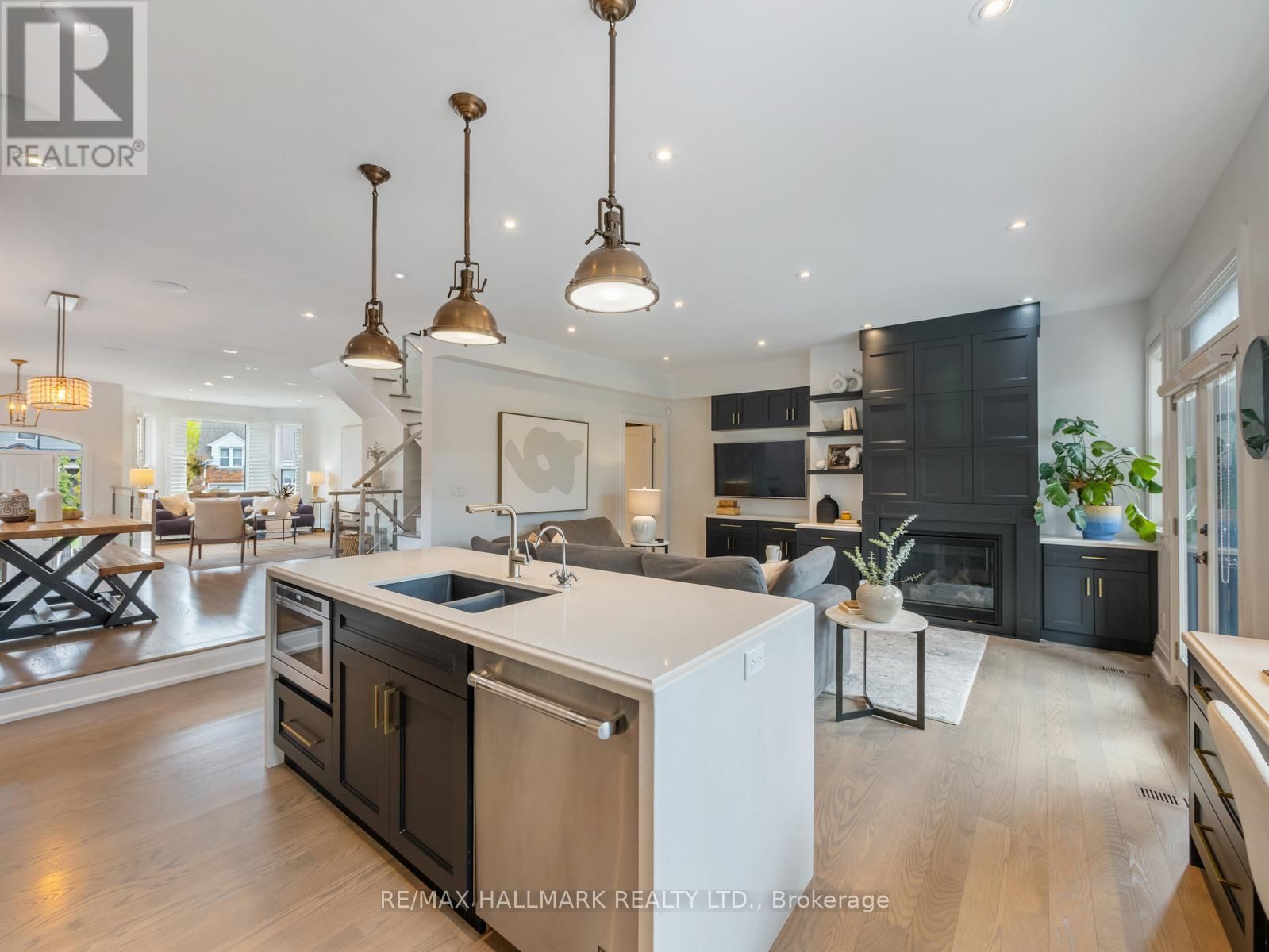 25 PARKLAND ROAD Image 19