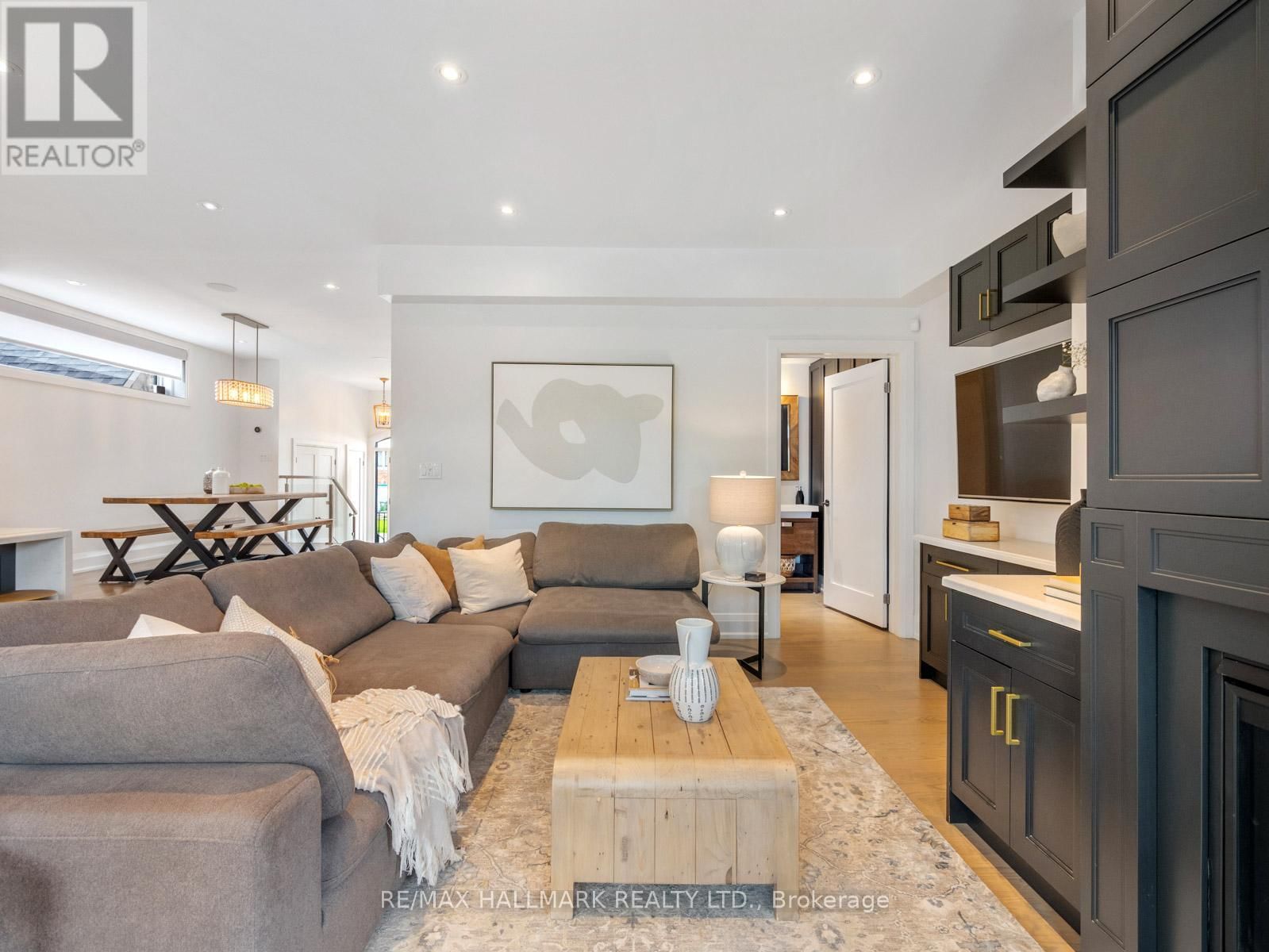 25 PARKLAND ROAD Image 24