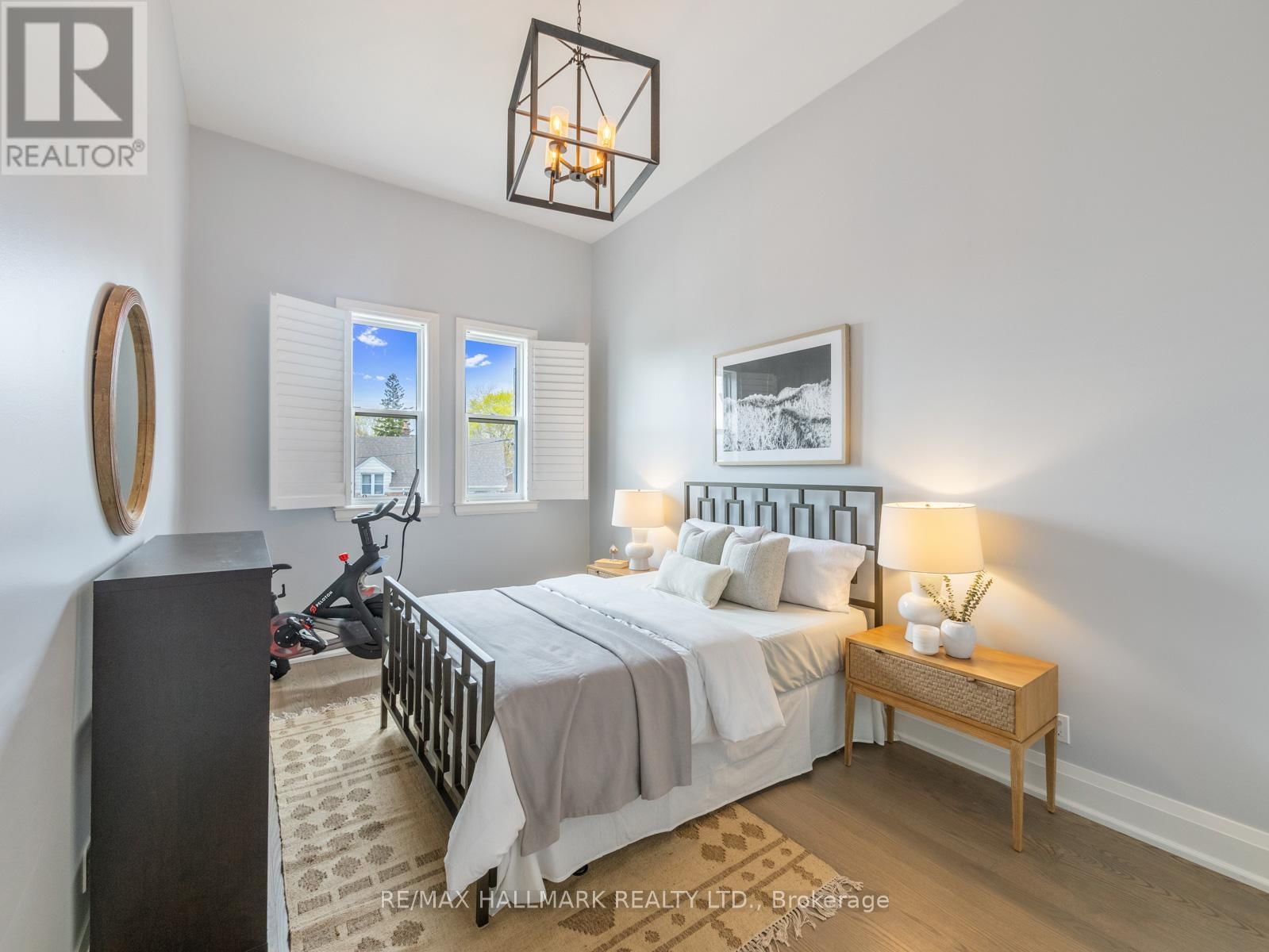 25 PARKLAND ROAD Image 34