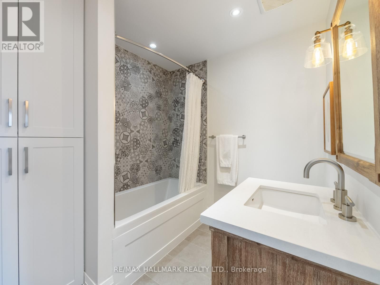 25 PARKLAND ROAD Image 39