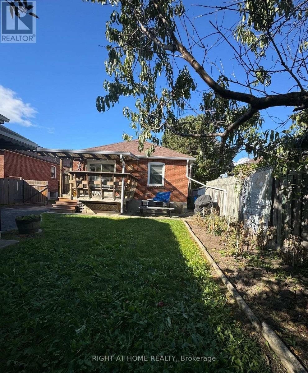 4 WARINGSTOWN DRIVE Image 18