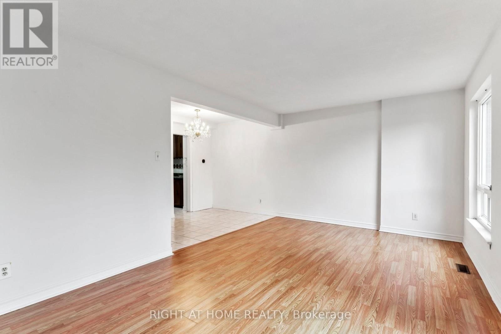 92 - 44 CHESTER LE BOULEVARD Image 11