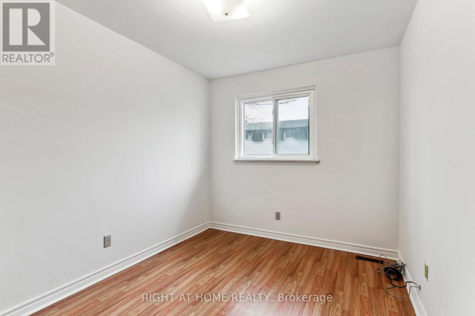 92 - 44 CHESTER LE BOULEVARD Image 18