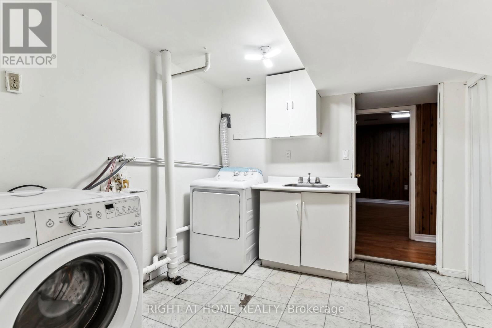 92 - 44 CHESTER LE BOULEVARD Image 33