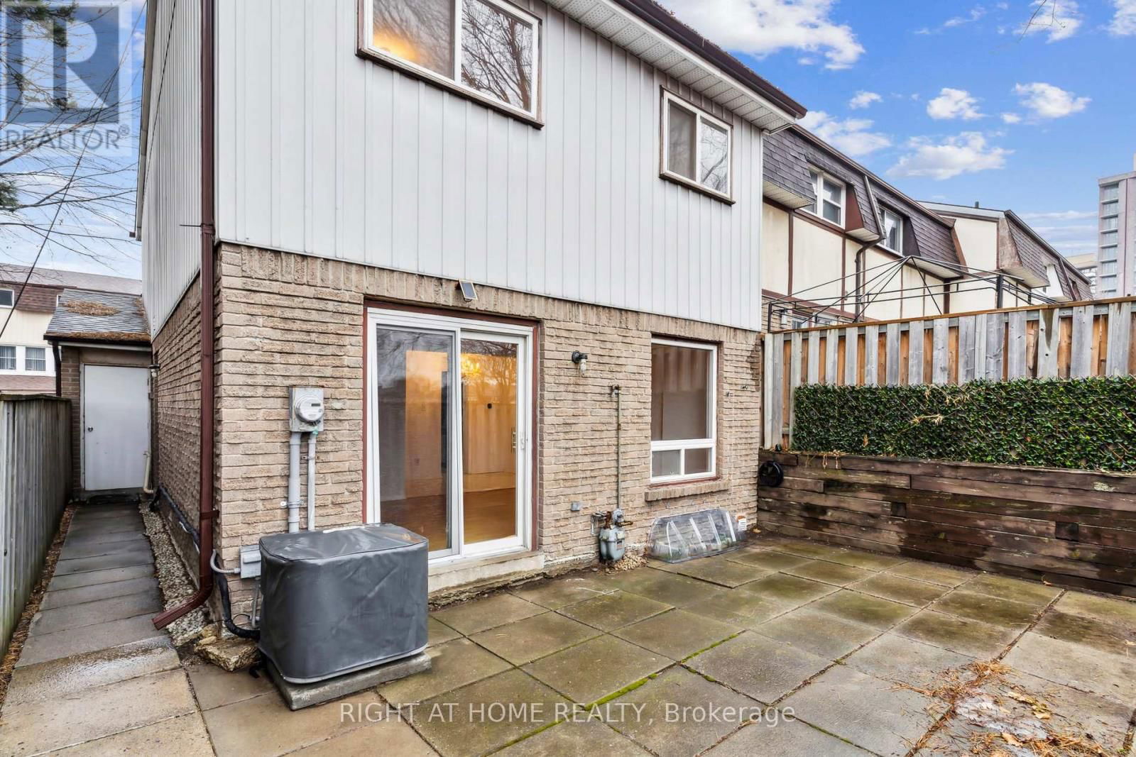 92 - 44 CHESTER LE BOULEVARD Image 35