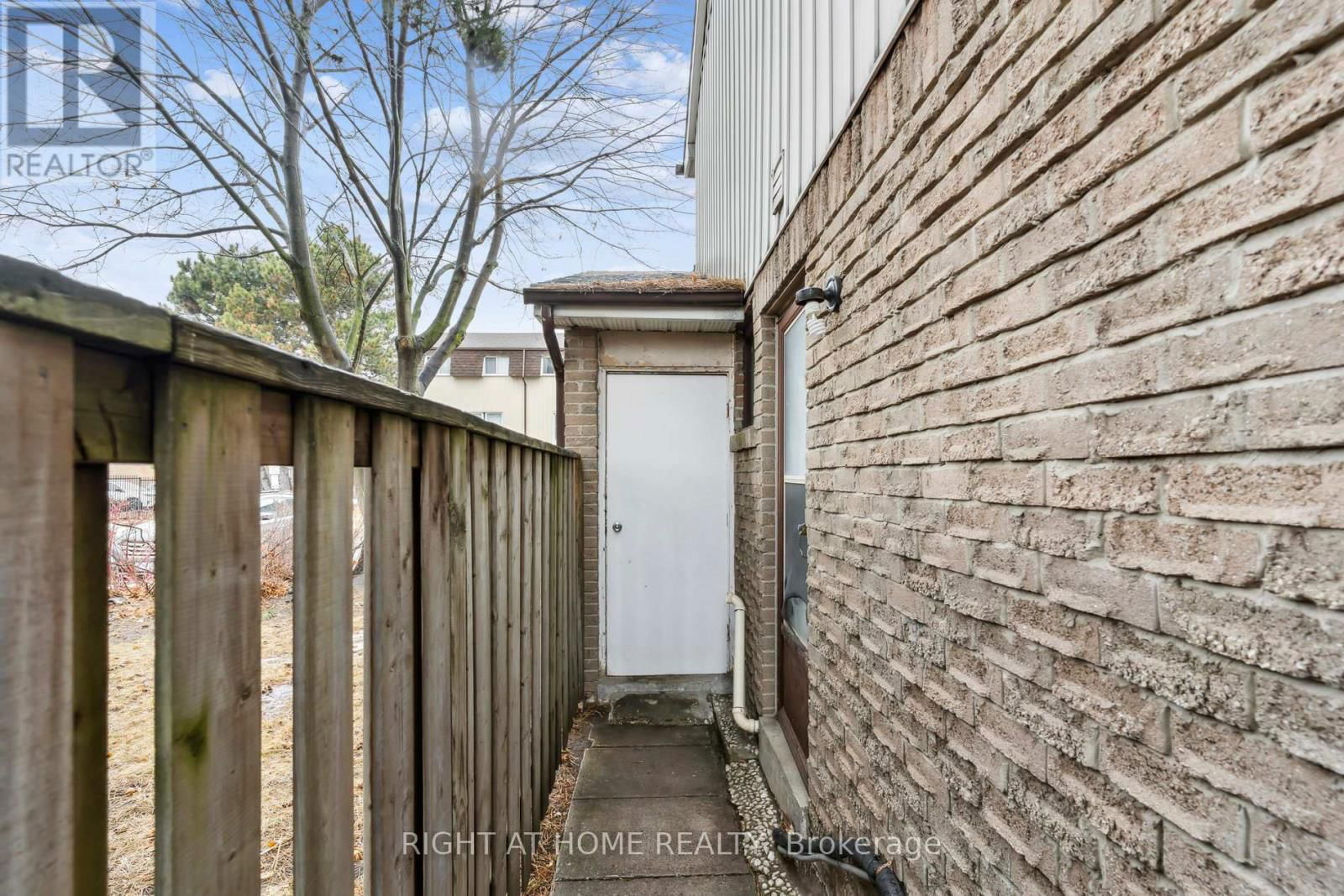 92 - 44 CHESTER LE BOULEVARD Image 36