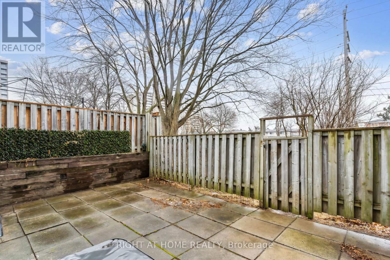 92 - 44 CHESTER LE BOULEVARD Image 37