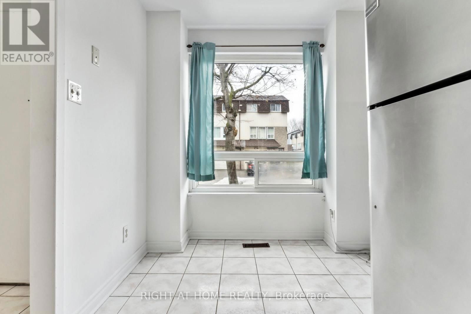 92 - 44 CHESTER LE BOULEVARD Image 4