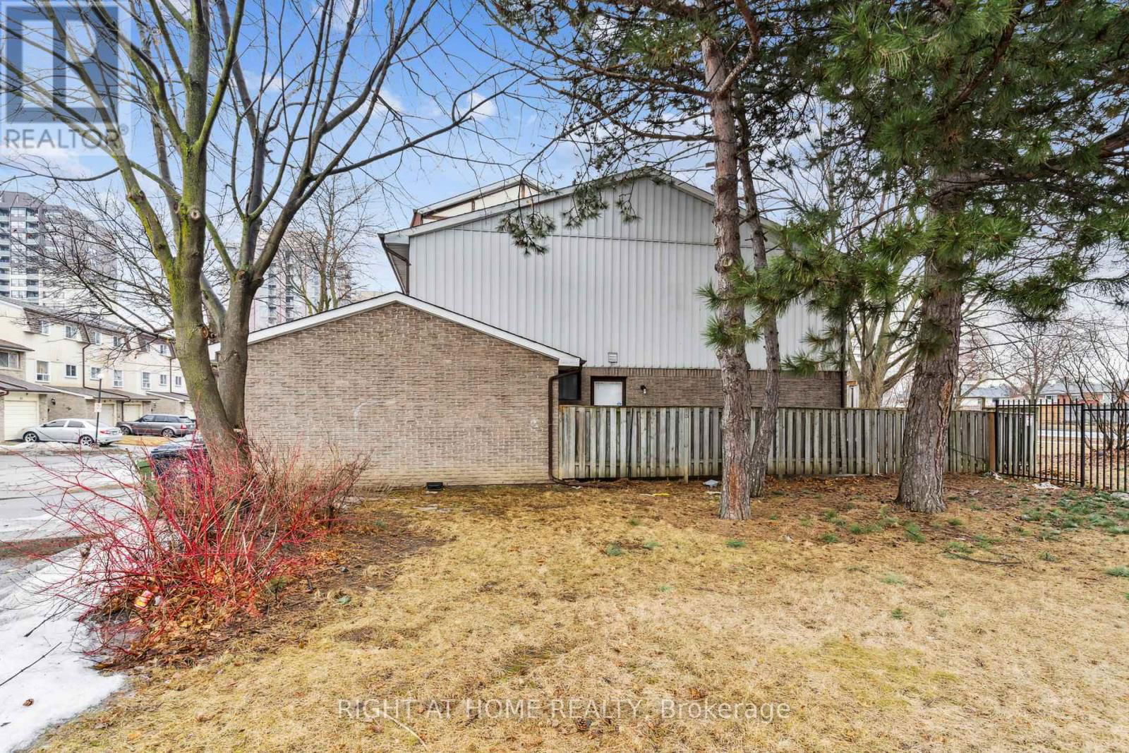 92 - 44 CHESTER LE BOULEVARD Image 41