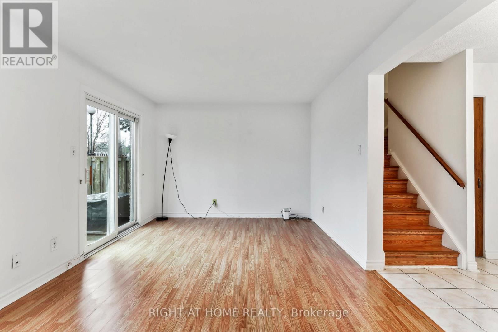 92 - 44 CHESTER LE BOULEVARD Image 7