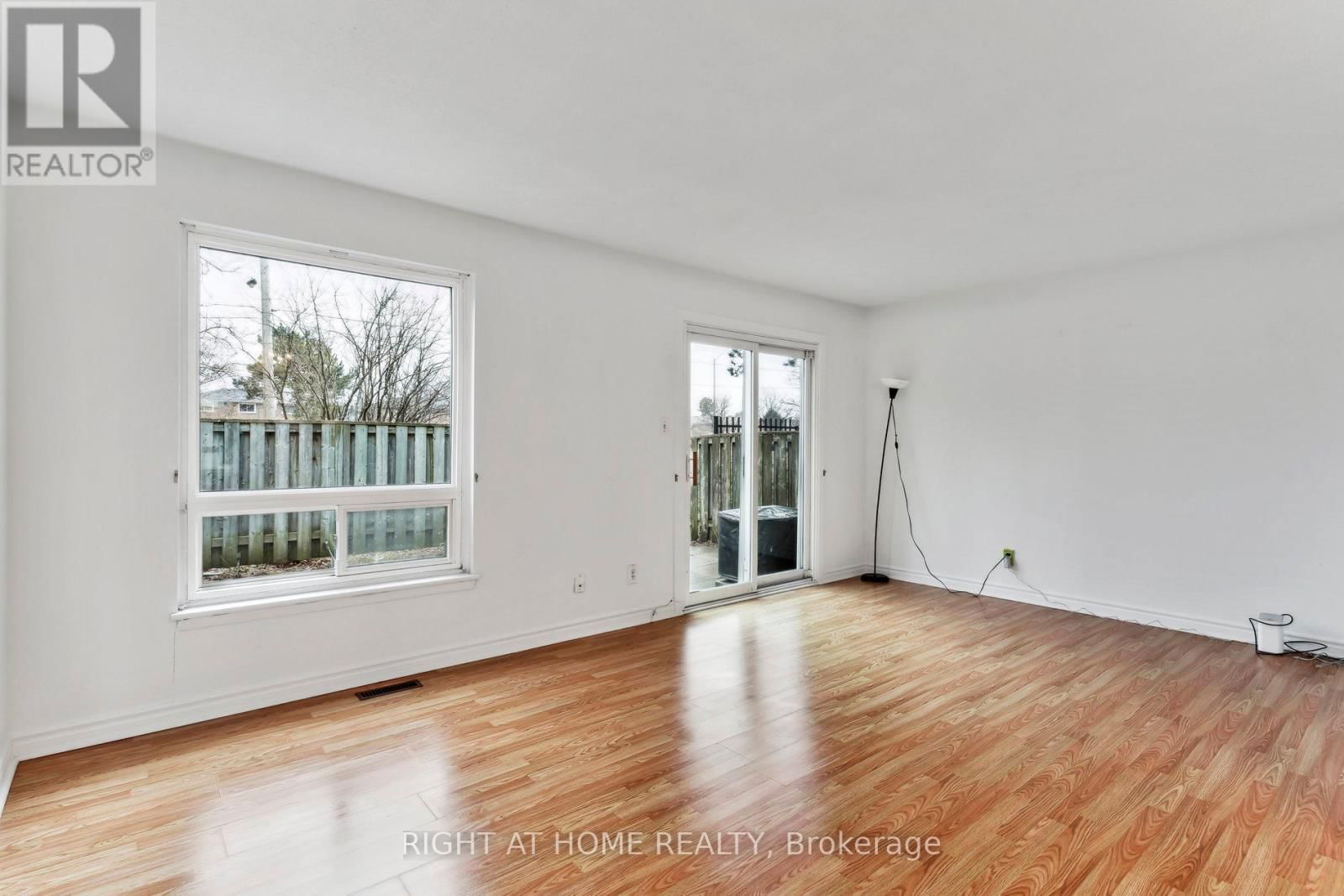 92 - 44 CHESTER LE BOULEVARD Image 8