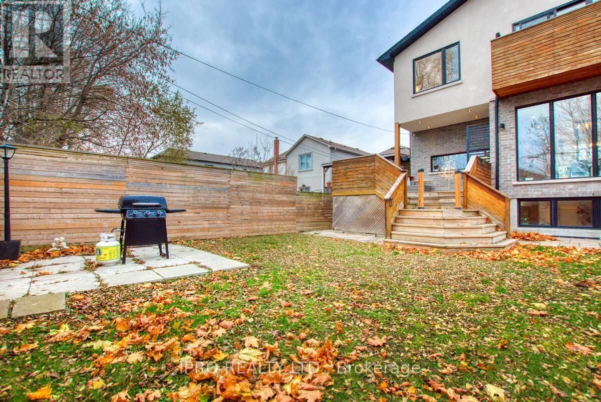 1BR Studio - 13 ADAIR ROAD Image 1