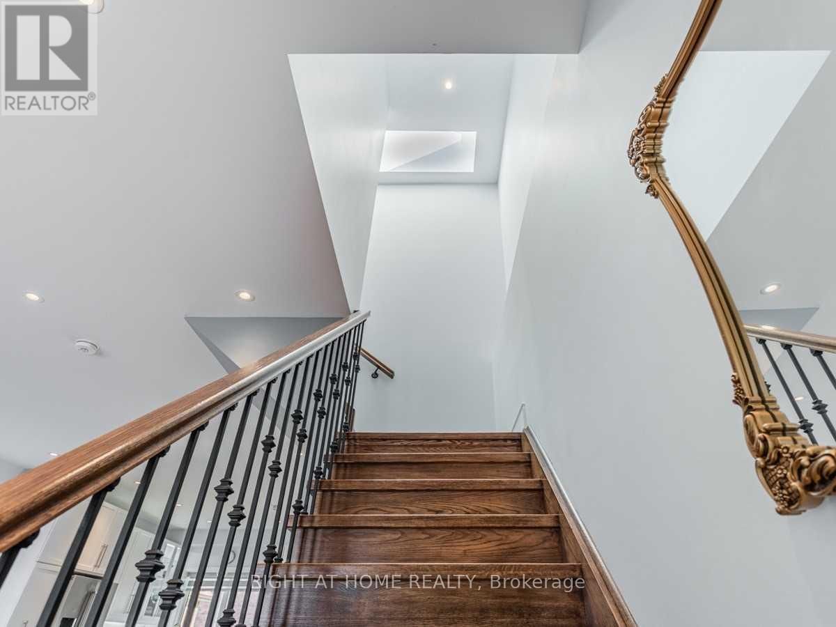 Main - 484 DONLANDS AVENUE Image 10