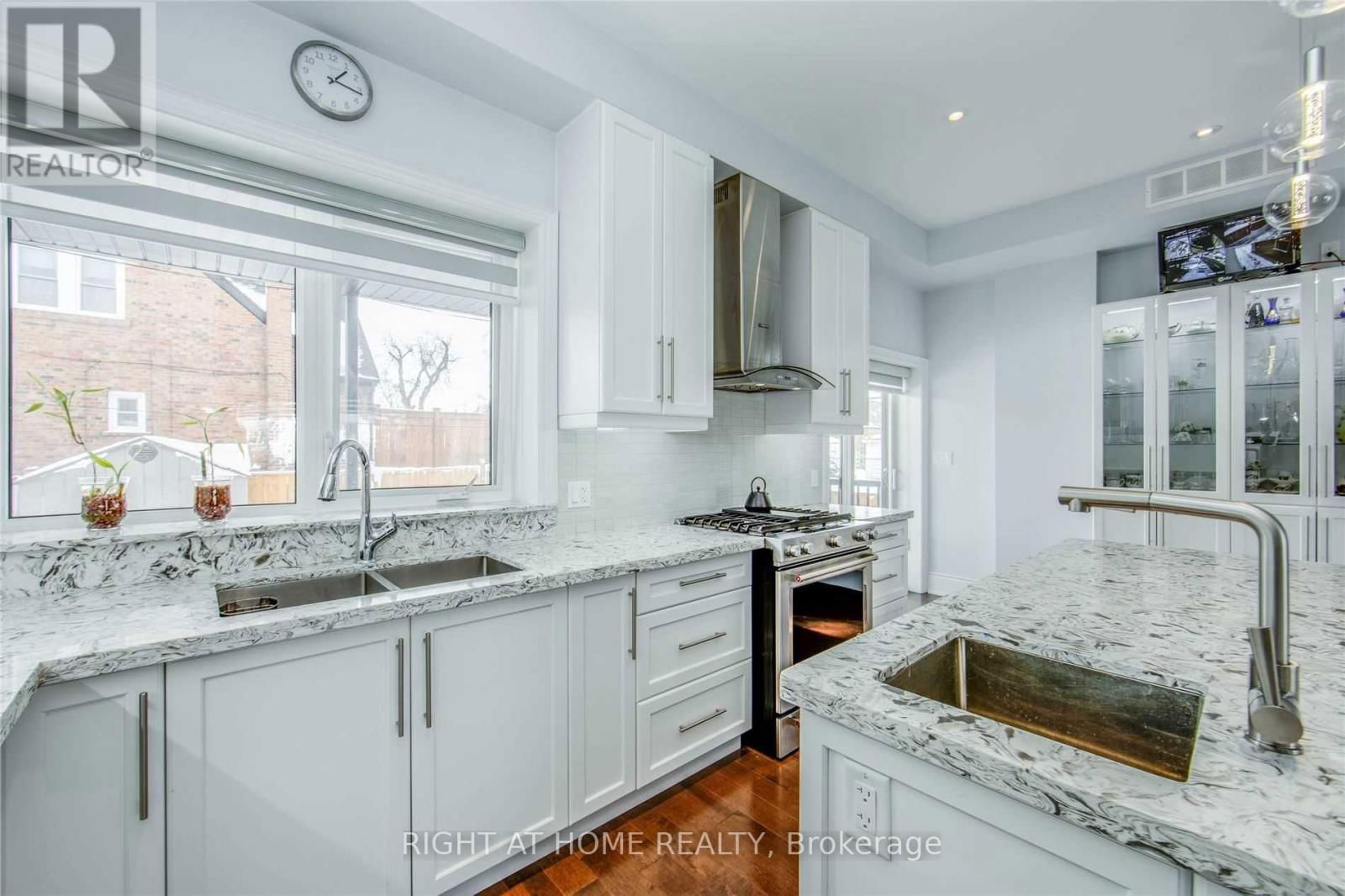 Main - 484 DONLANDS AVENUE Image 8