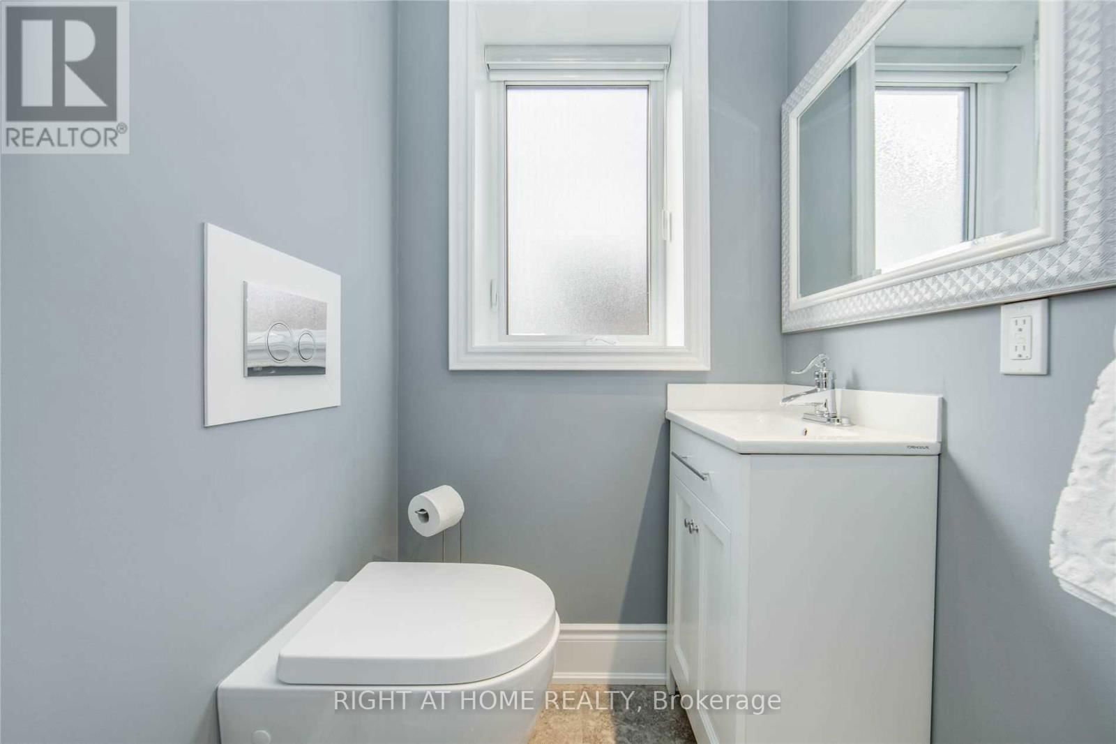 Main - 484 DONLANDS AVENUE Image 9