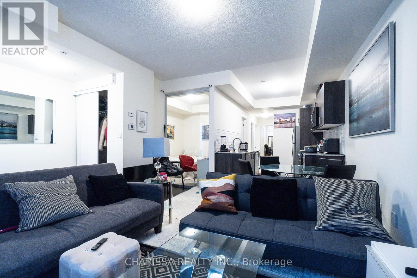 33 - 30 LIBEN WAY Image 32