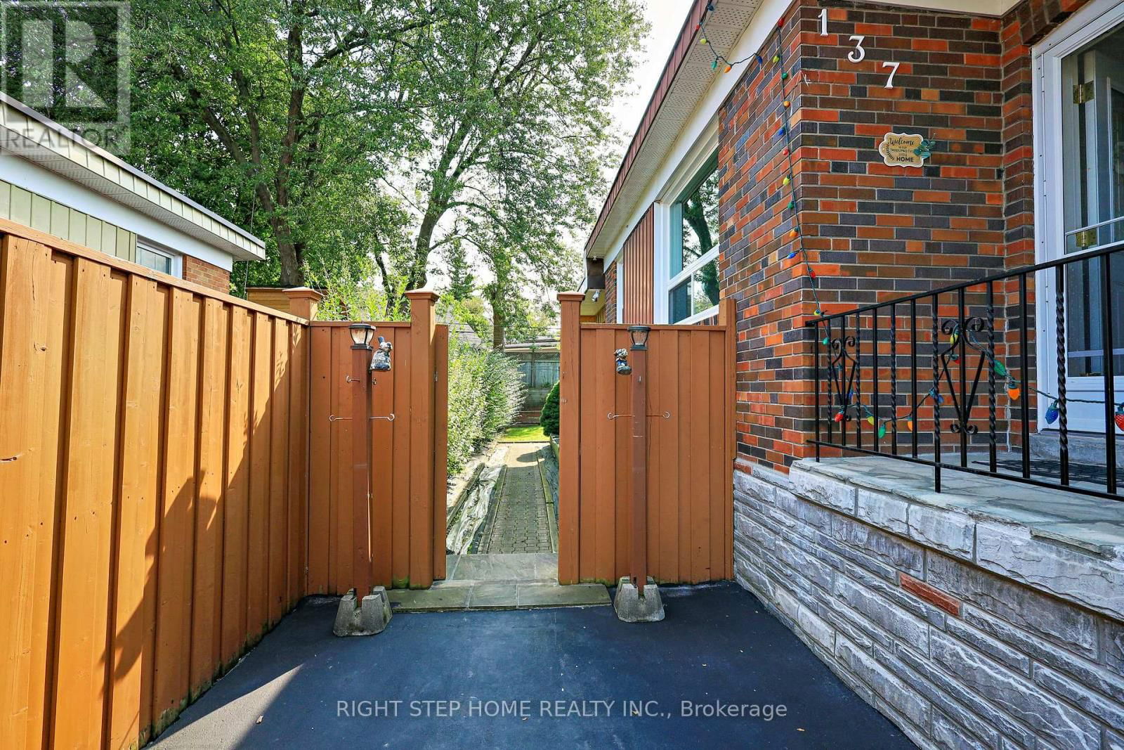 137 BENLEIGH DRIVE Image 36