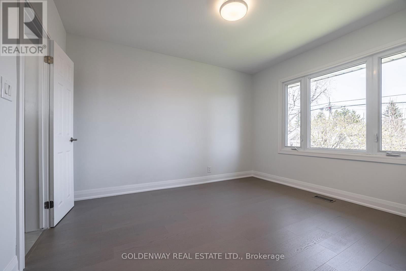 Upper - 30 MENDIP CRESCENT Image 18