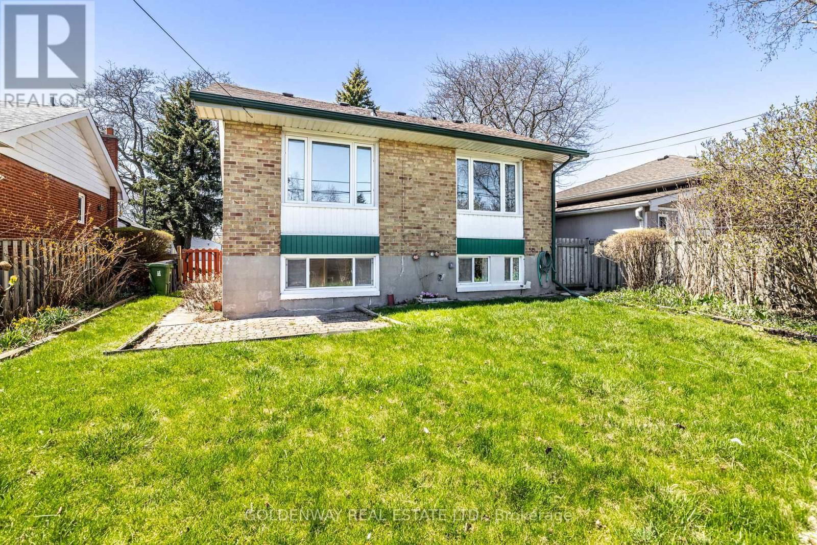 Upper - 30 MENDIP CRESCENT Image 22