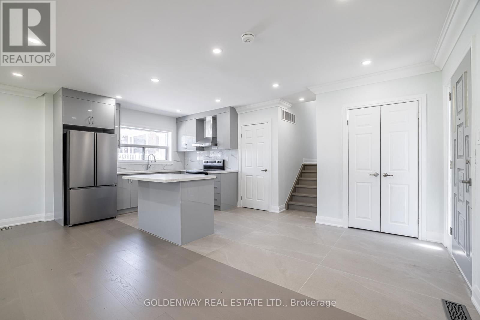 Upper - 30 MENDIP CRESCENT Image 8